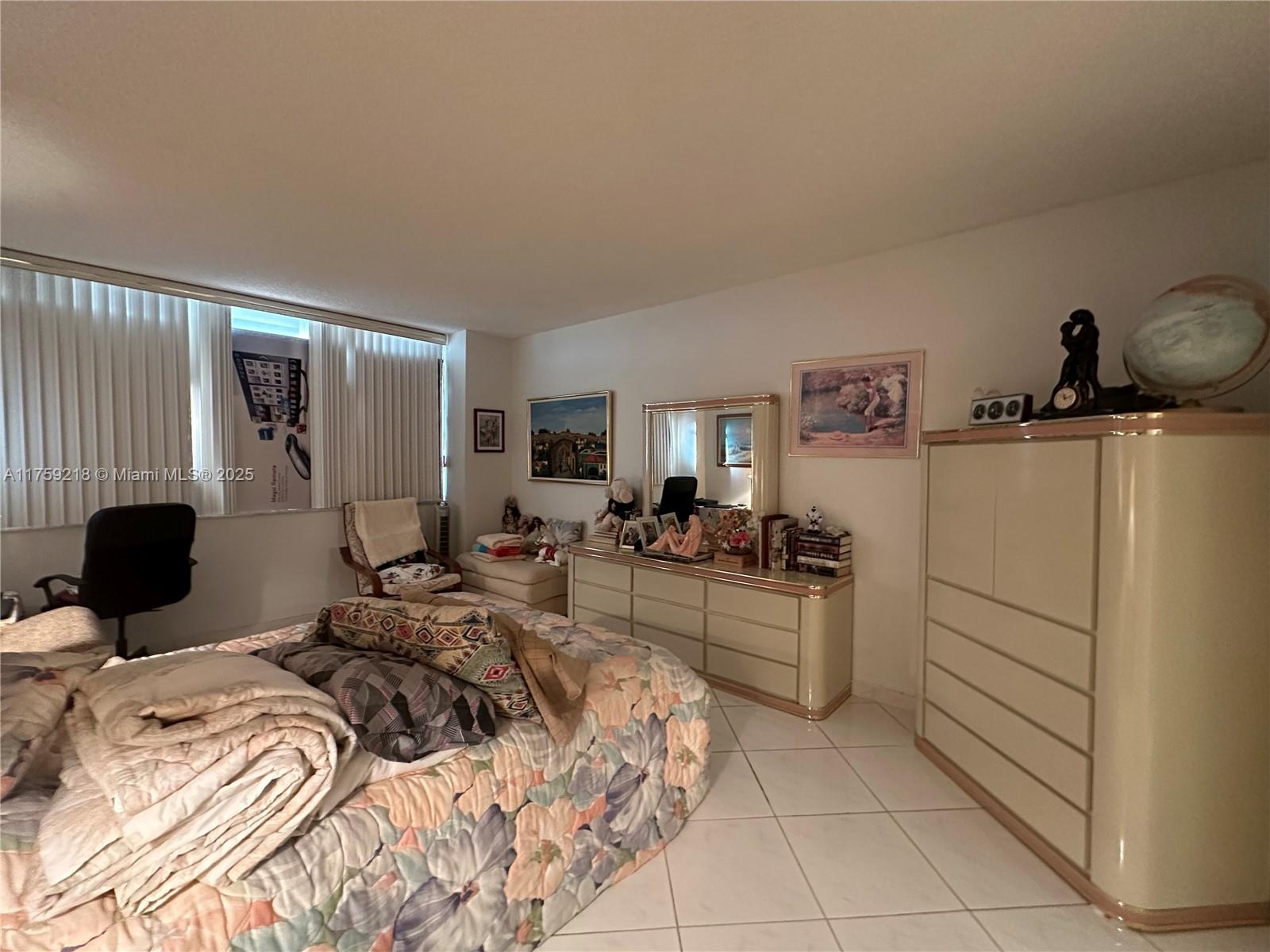 Photo of 3180 Ocean Dr  #522, Hallandale Beach, Florida, 33009 - 