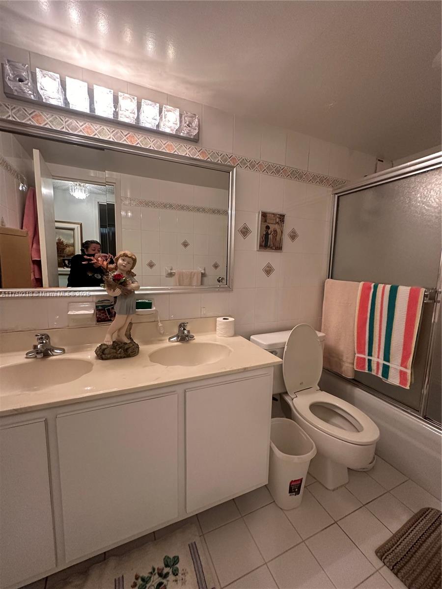Photo of 3180 Ocean Dr  #522, Hallandale Beach, Florida, 33009 - 