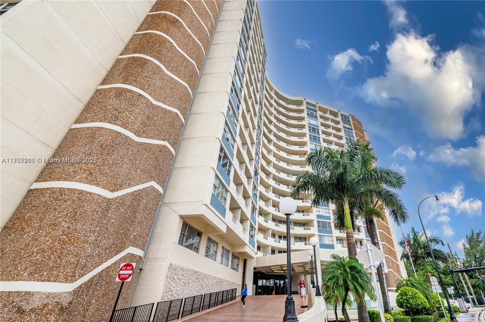 Photo of 3180 Ocean Dr  #522, Hallandale Beach, Florida, 33009 - 