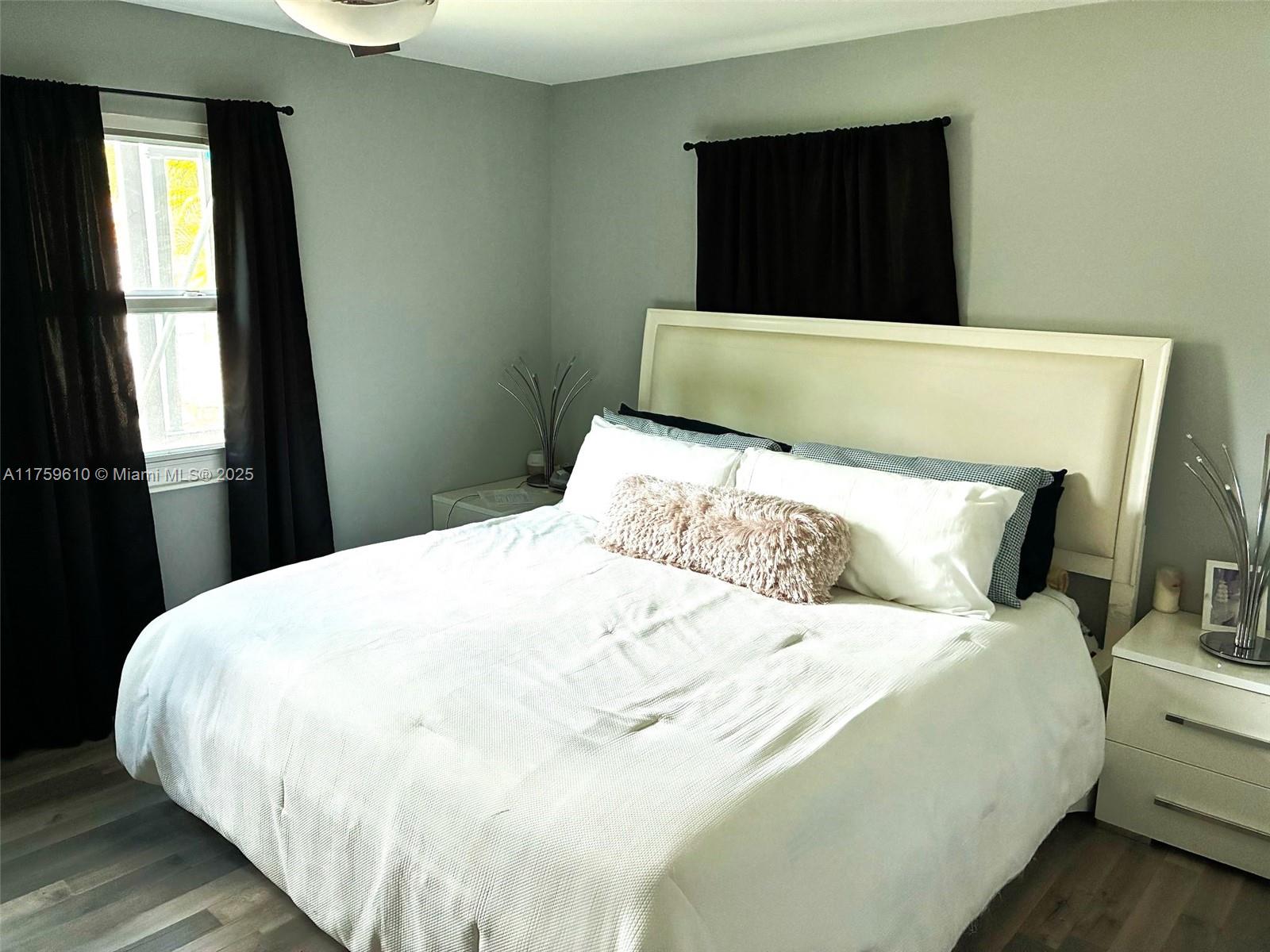 Ver detalles 4541 3 / 2 1376 sq. ft. $ 2025-08-06 0 foto