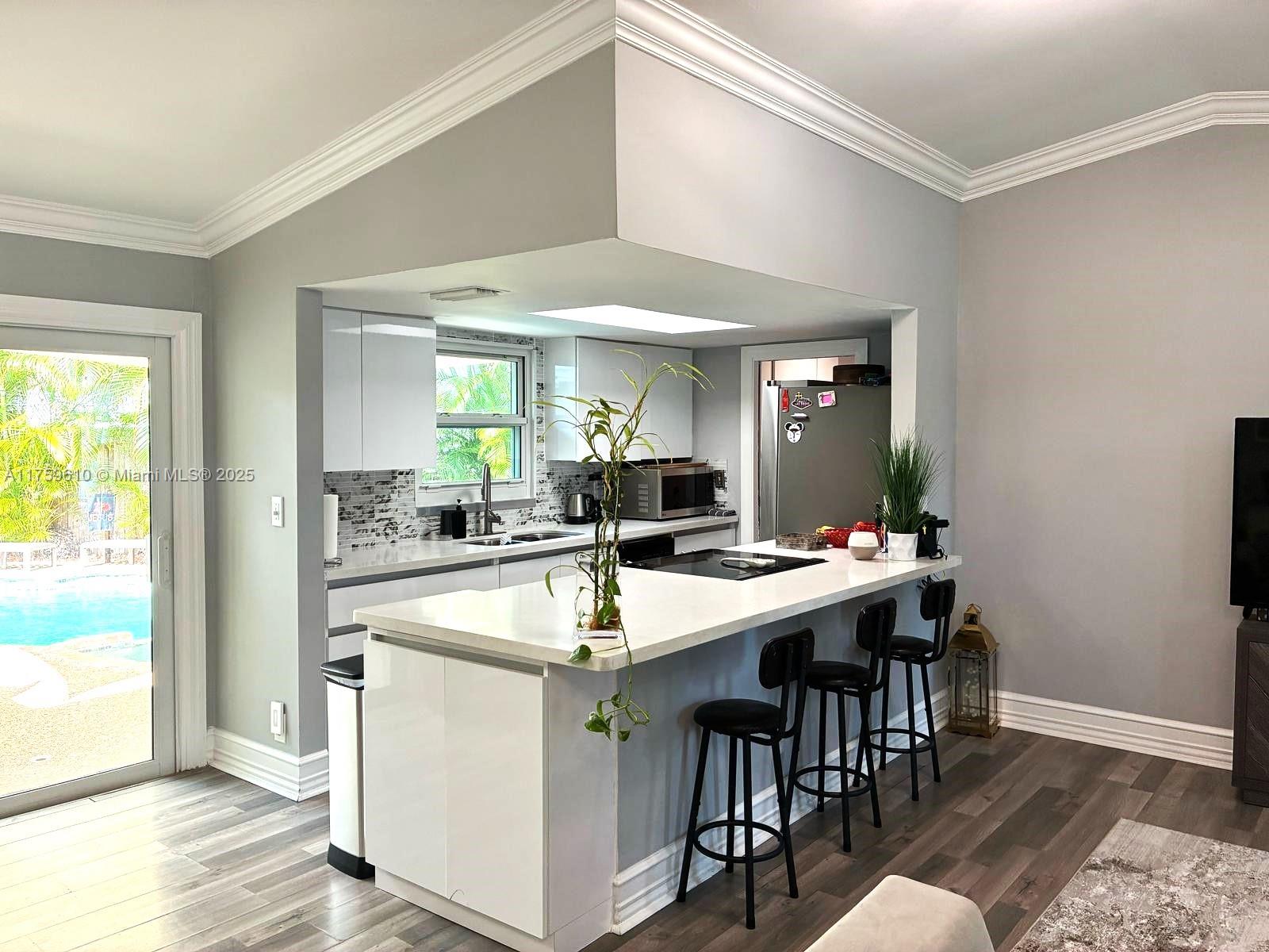 Ver detalles 4541 3 / 2 1376 sq. ft. $ 2025-08-06 0 foto