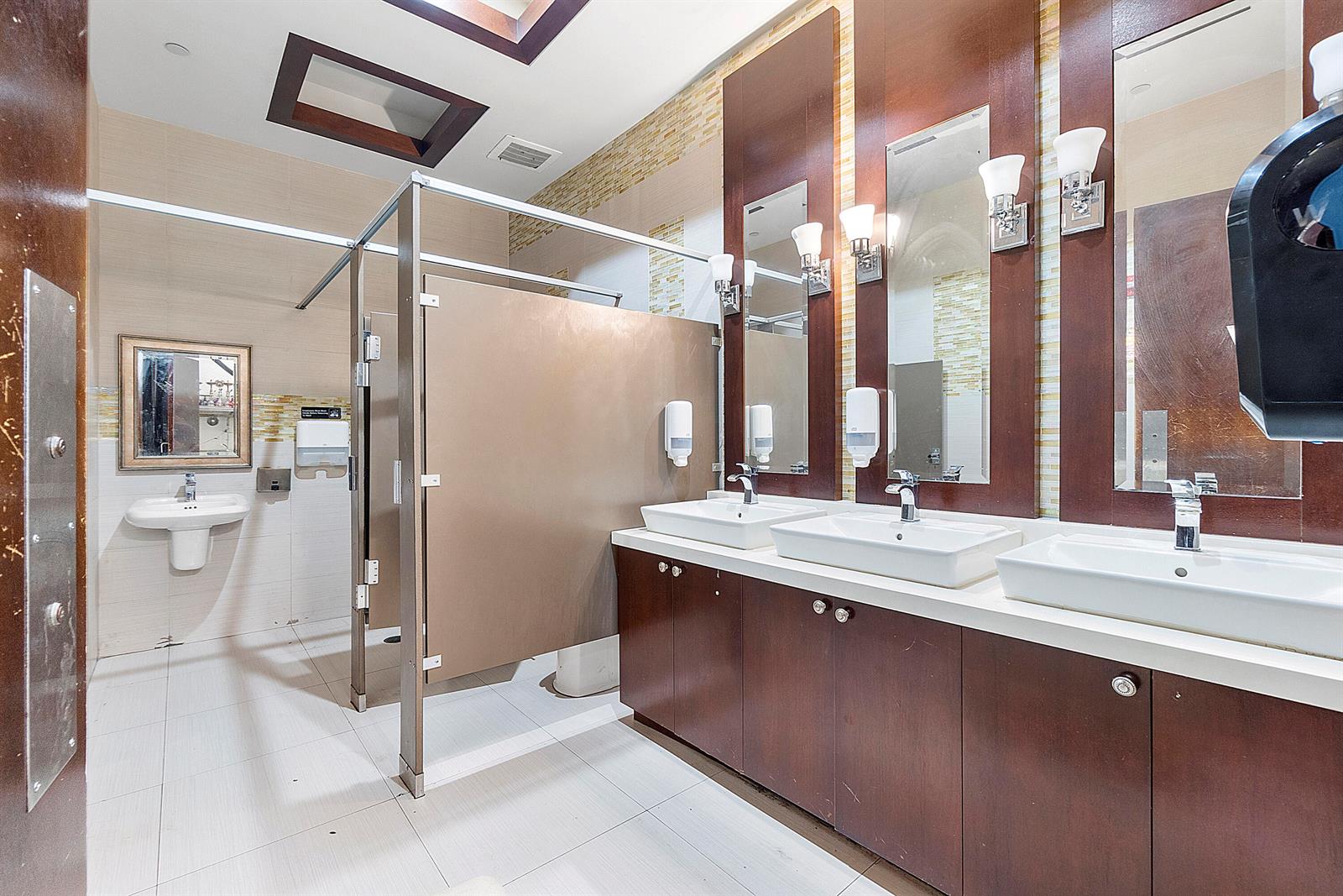 See details R8-R9 / 2 sq. ft. $ 2026-06-13 0 Photo