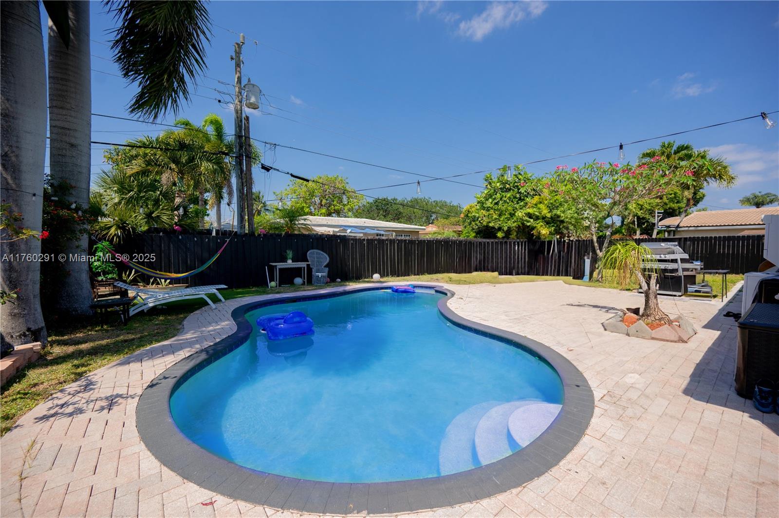 See details 1301 3 / 2 1014 sq. ft. $ 2025-08-27 0 Photo