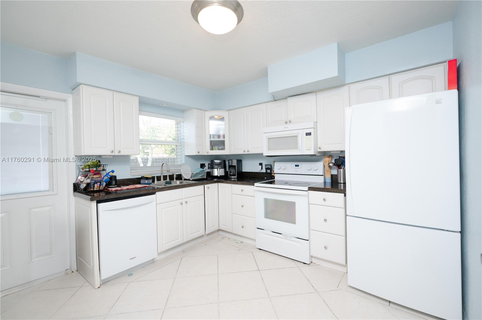 See details 1301 3 / 2 1014 sq. ft. $ 2025-08-27 0 Photo