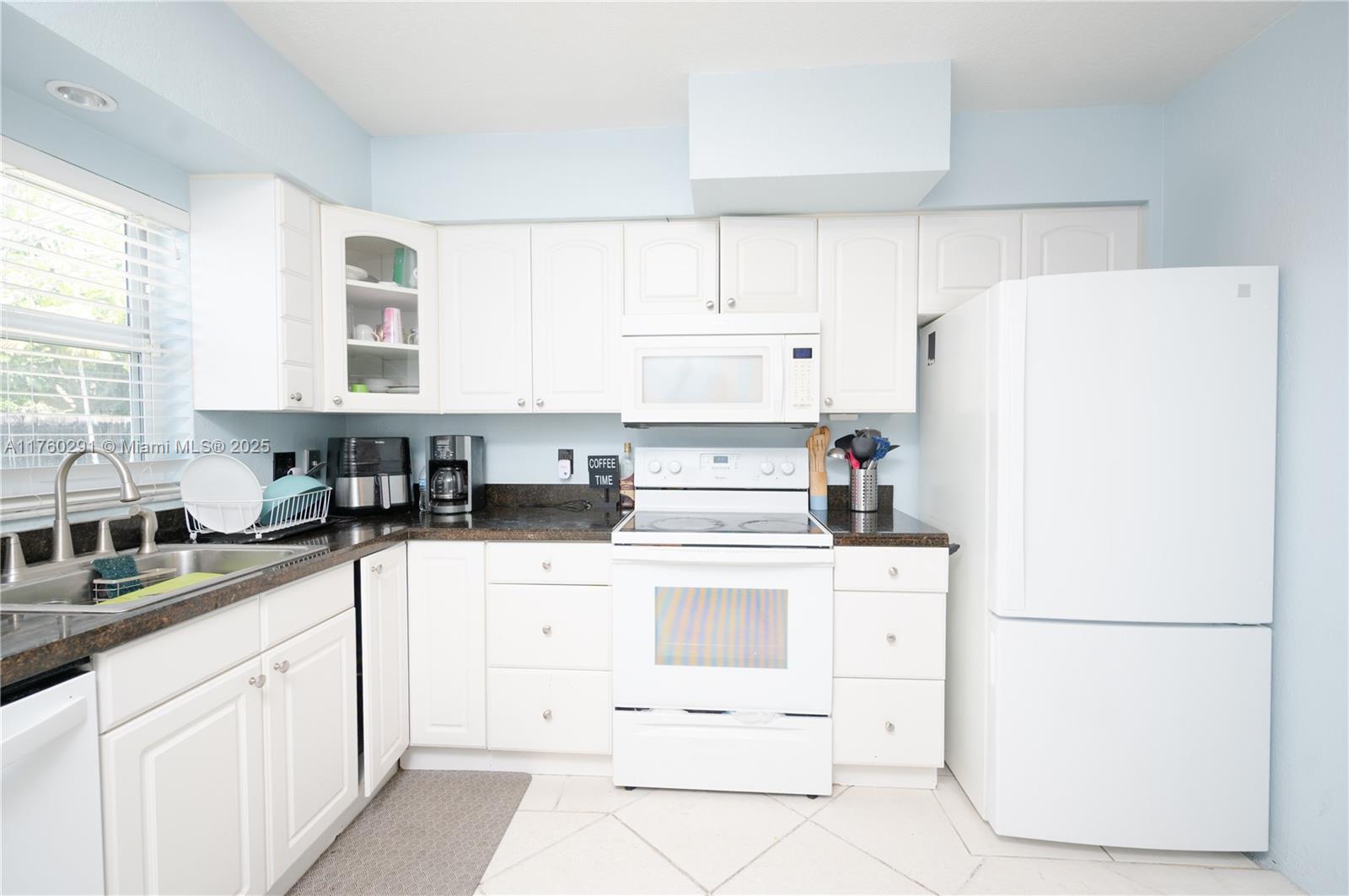 See details 1301 3 / 2 1014 sq. ft. $ 2025-08-27 0 Photo
