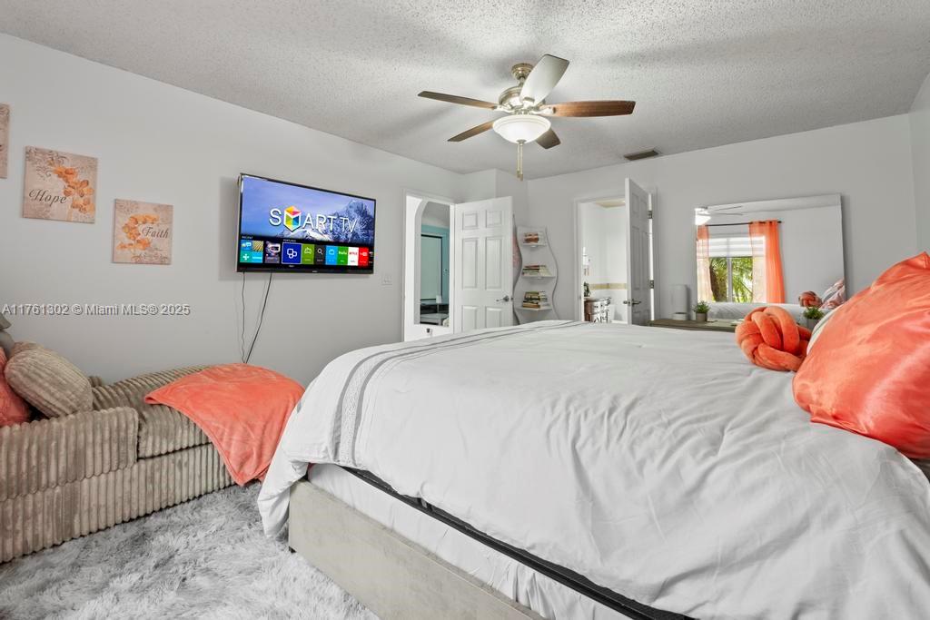 Ver detalles 155 3 / 2 1589 sq. ft. $ 2025-07-14 0 foto