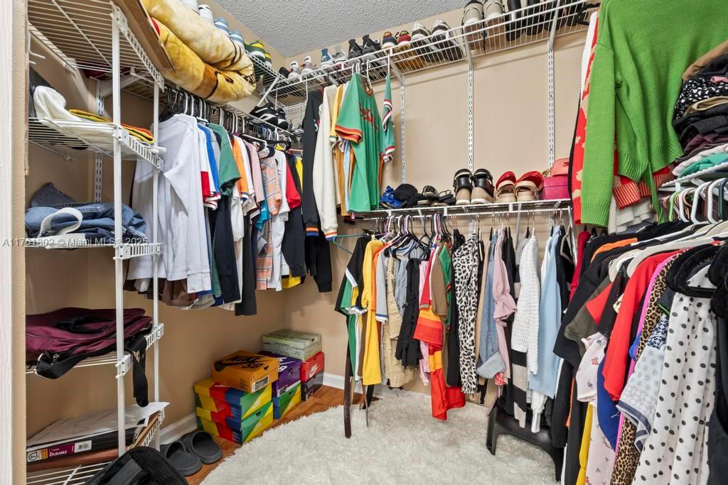 Ver detalles 155 3 / 2 1589 sq. ft. $ 2025-07-14 0 foto