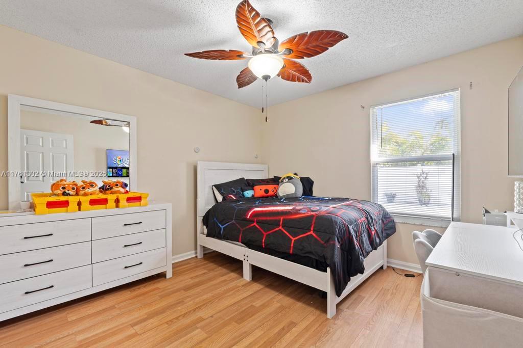 Ver detalles 155 3 / 2 1589 sq. ft. $ 2025-07-14 0 foto