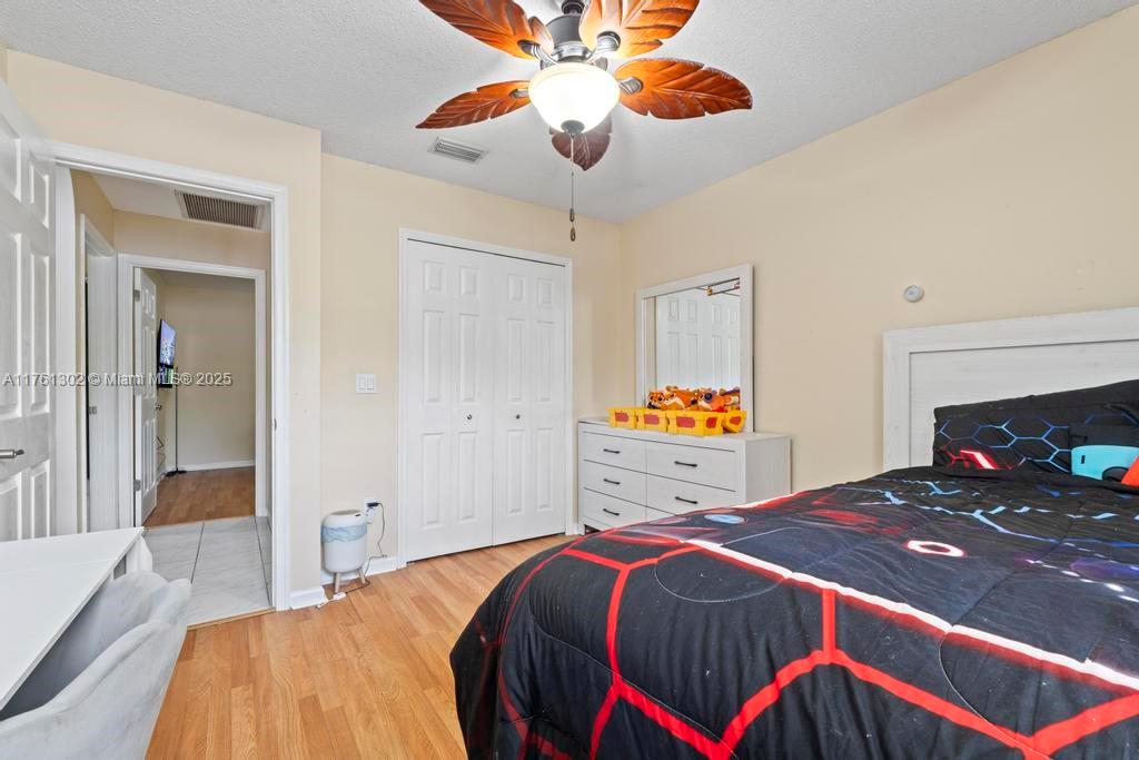 Ver detalles 155 3 / 2 1589 sq. ft. $ 2025-07-14 0 foto