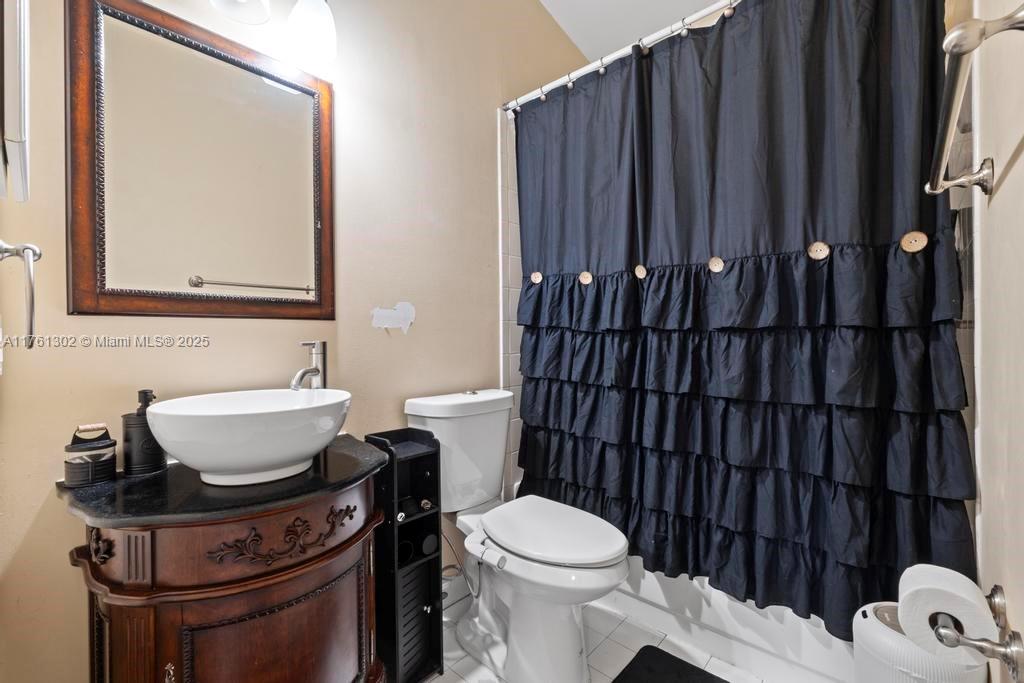 Ver detalles 155 3 / 2 1589 sq. ft. $ 2025-07-14 0 foto