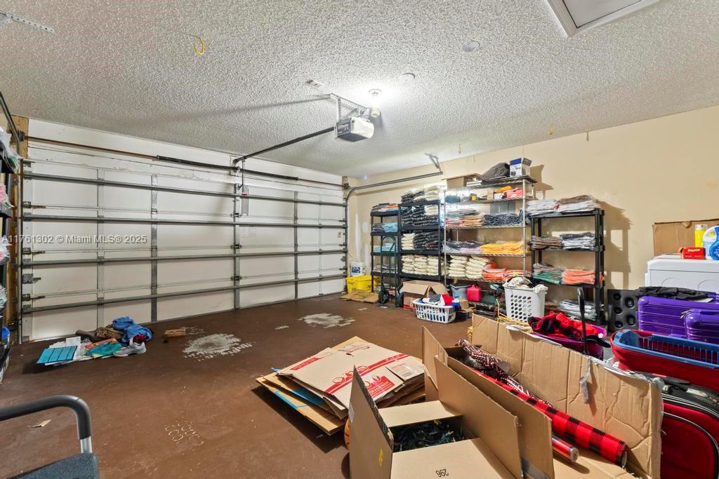 Ver detalles 155 3 / 2 1589 sq. ft. $ 2025-07-14 0 foto