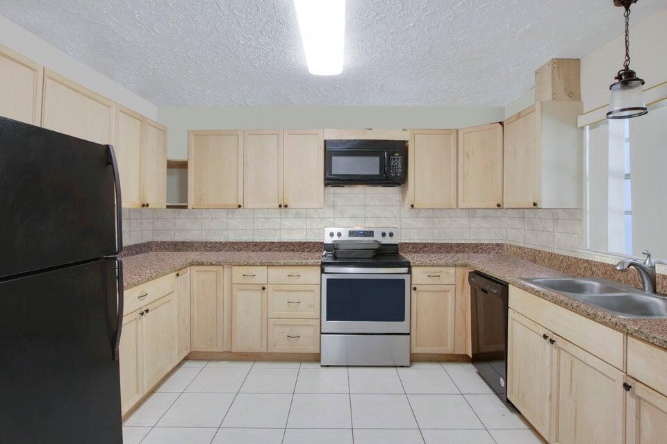   / 4 2848 sq. ft. $ 2026-06-21 0 foto