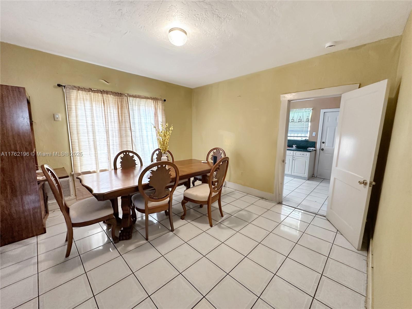 See details / 2453 sq. ft. $ 2025-08-11 0 Photo