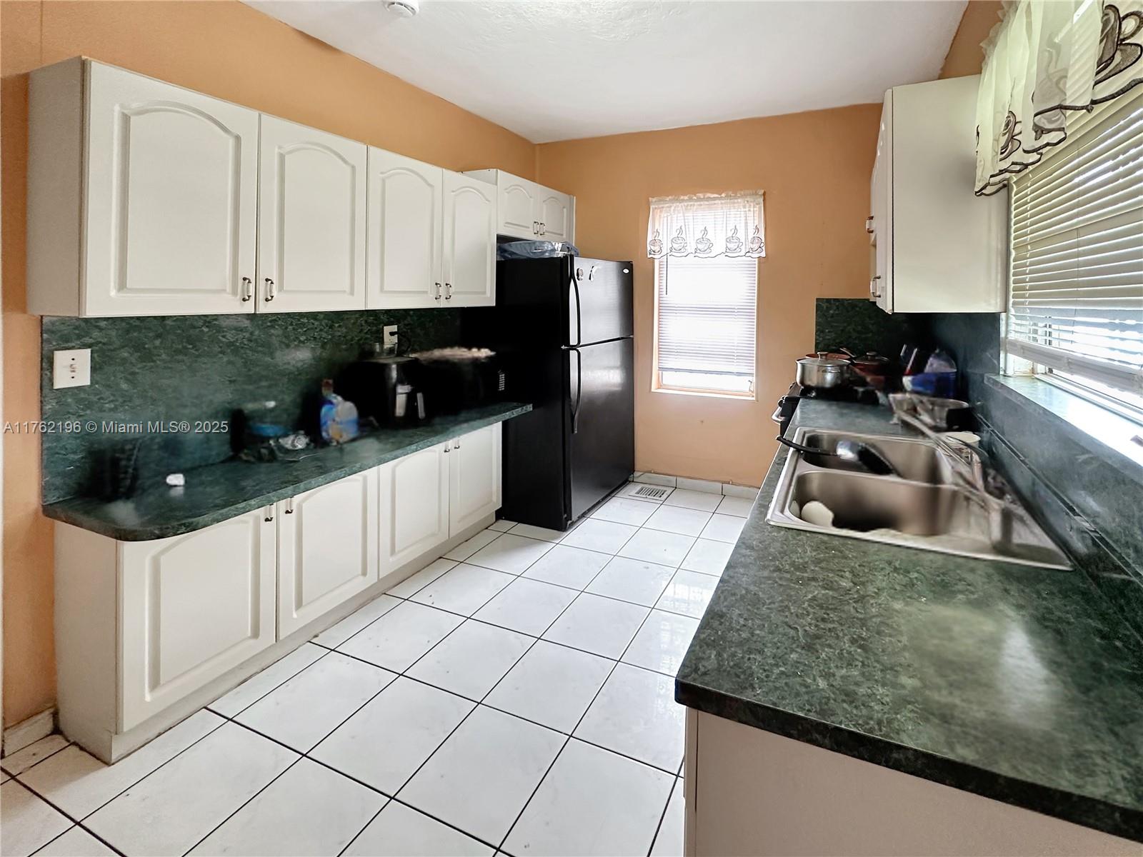 See details / 2453 sq. ft. $ 2025-08-11 0 Photo