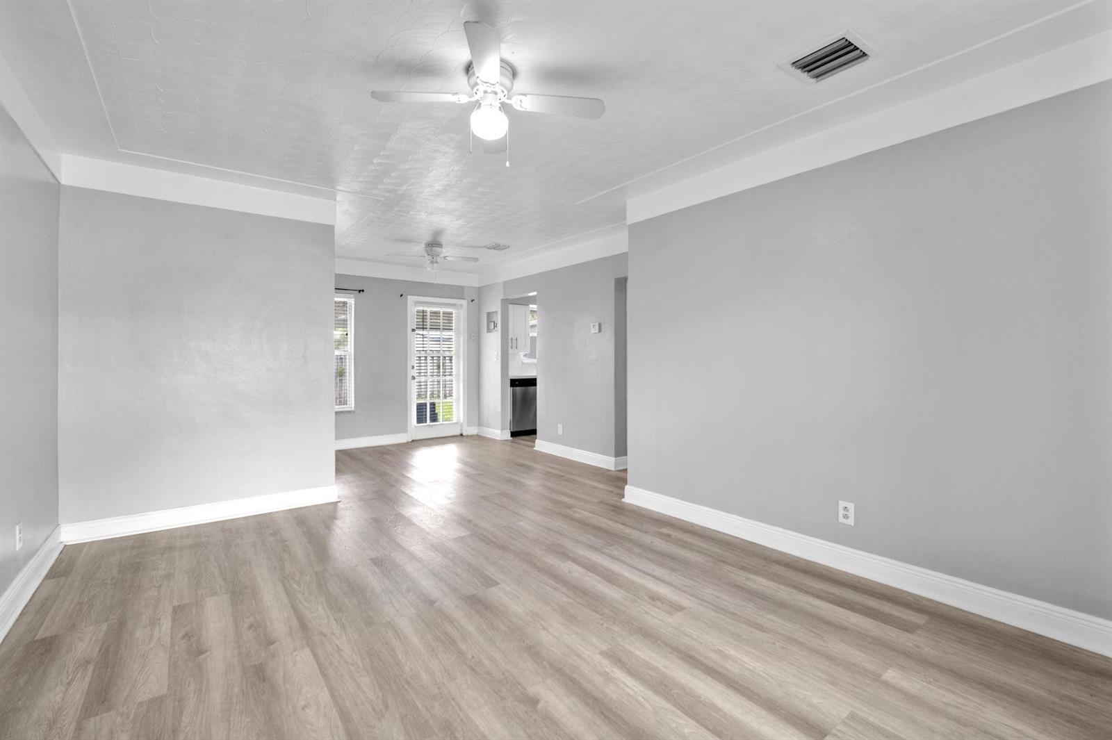   / 0 1767 sq. ft. $ 2025-05-19 0 foto