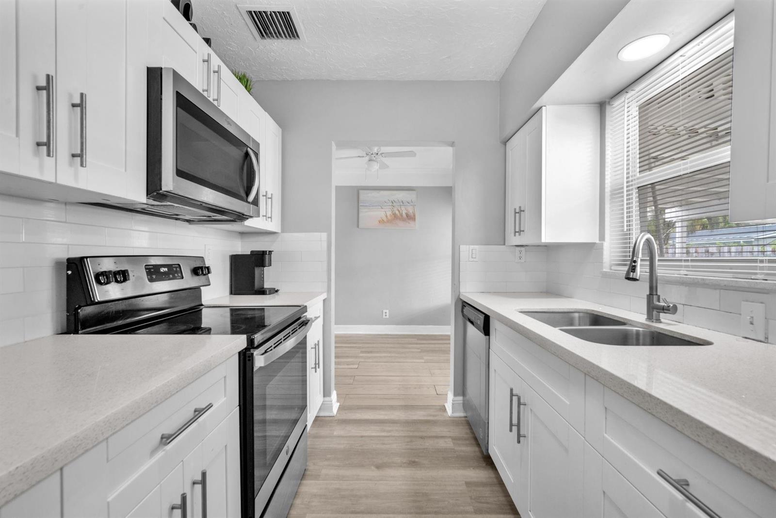   / 0 1767 sq. ft. $ 2025-05-19 0 foto