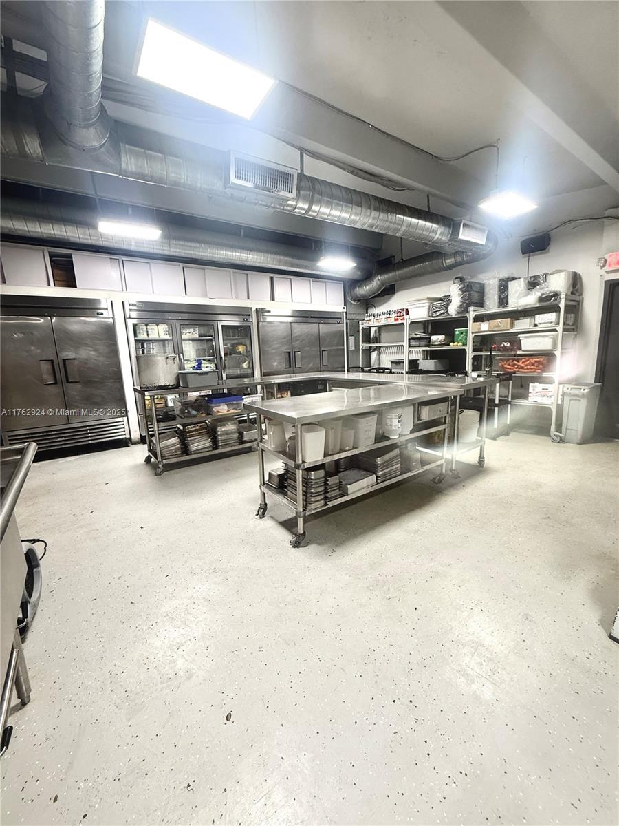 Ver detalles / sq. ft. $ 2025-11-09 0 foto