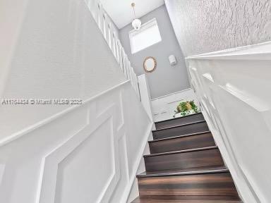 1020 4 / 3 2232 sq. ft. $ 2025-08-06 0 foto