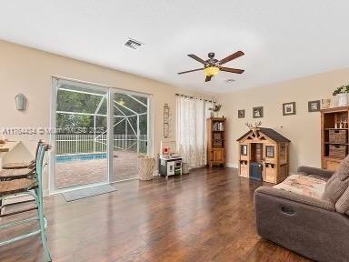 1020 4 / 3 2232 sq. ft. $ 2025-08-06 0 foto