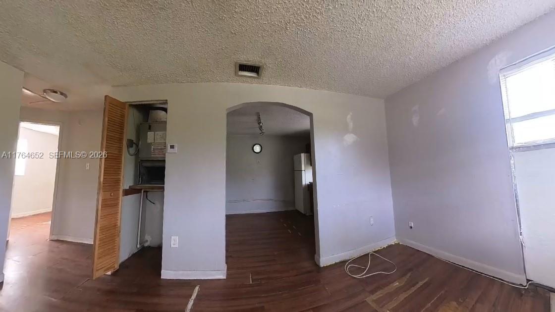   /  2345 sq. ft. $ 2025-08-08 0 Photo