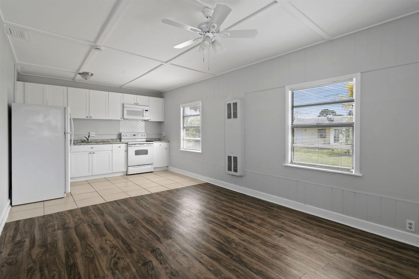   / 3 1647 sq. ft. $ 2026-05-26 0 foto