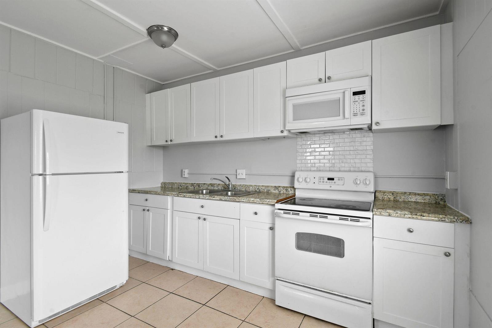  / 3 1647 sq. ft. $ 2026-05-26 0 foto