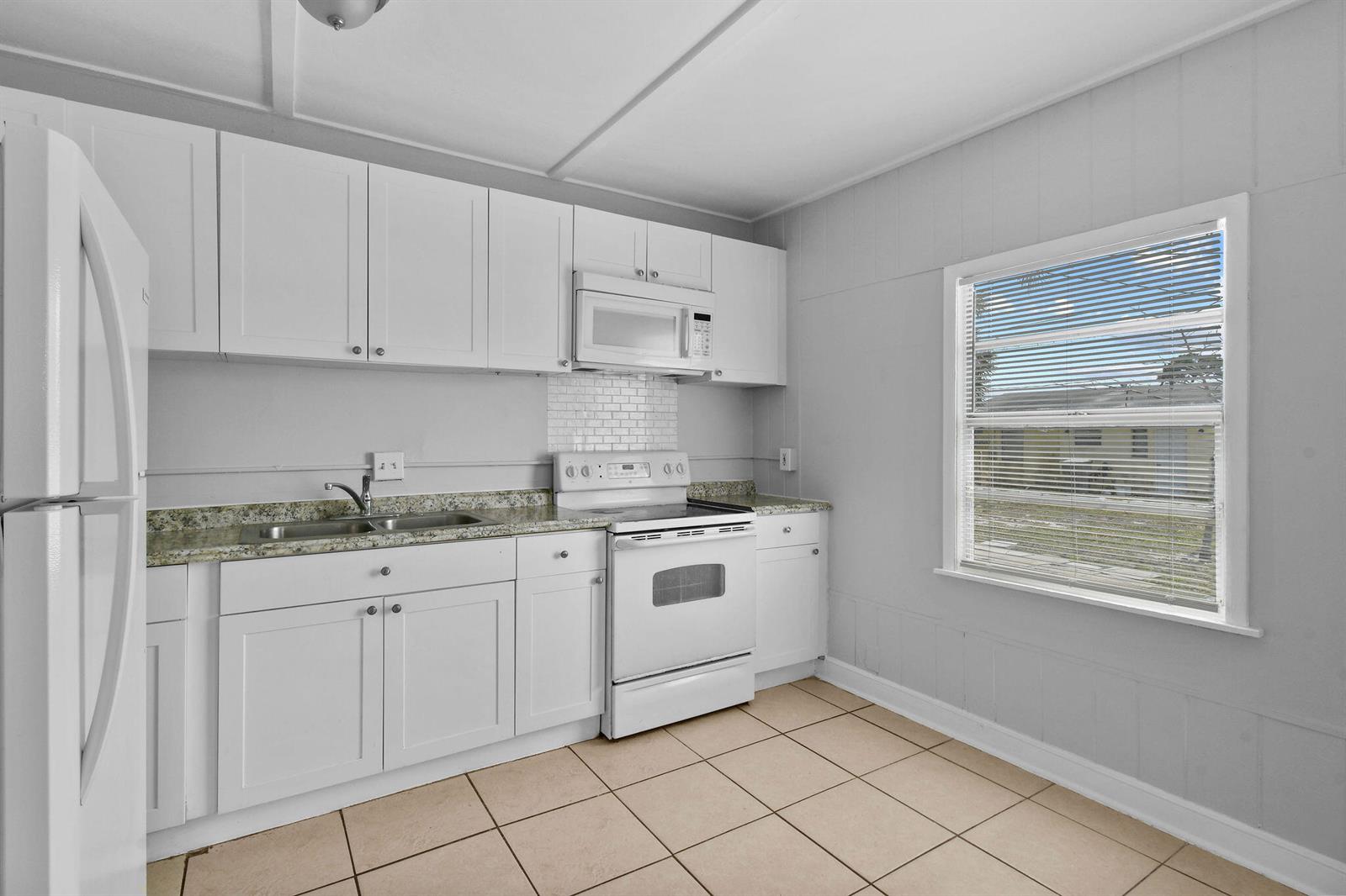   / 3 1647 sq. ft. $ 2026-05-26 0 foto