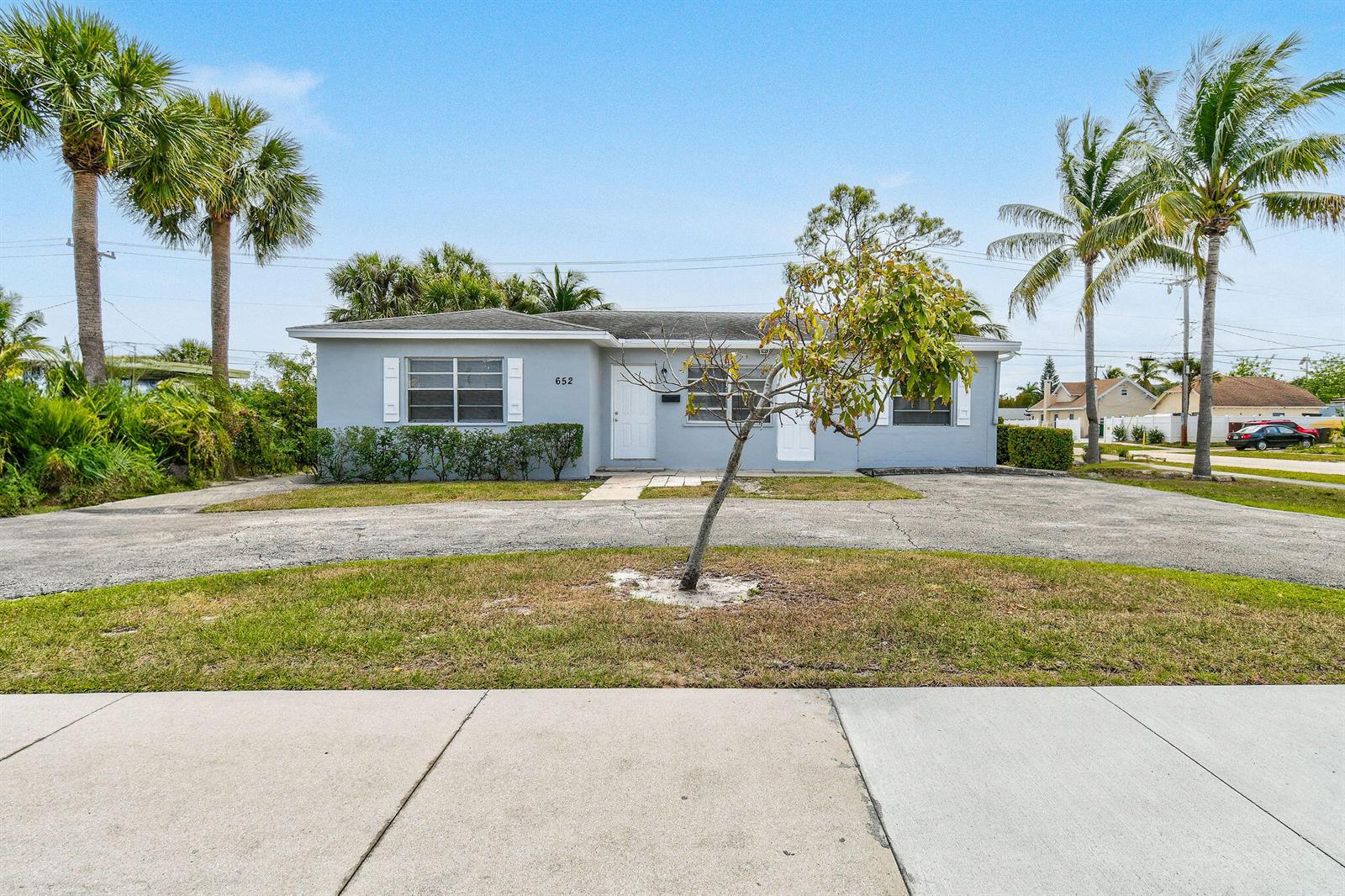   / 3 1647 sq. ft. $ 2026-05-26 0 foto