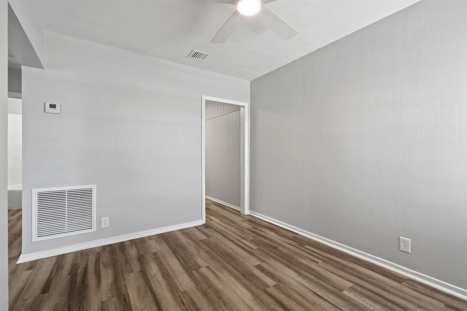   / 3 1647 sq. ft. $ 2026-05-26 0 foto