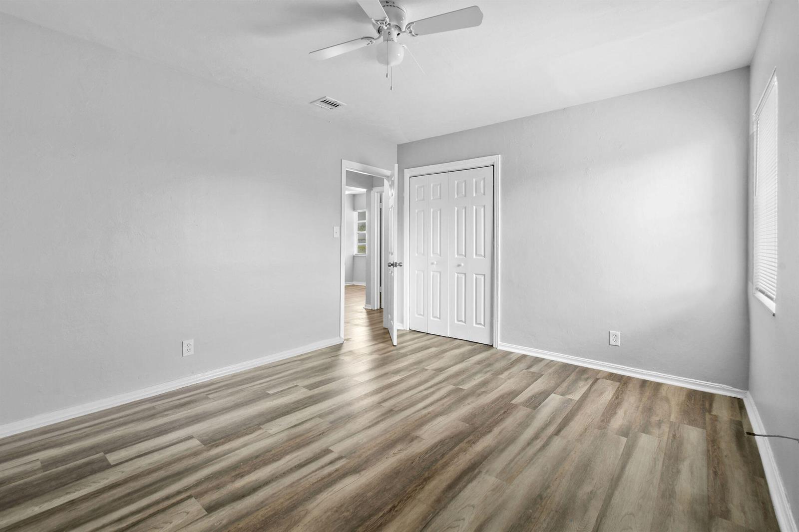  / 3 1647 sq. ft. $ 2026-05-26 0 foto