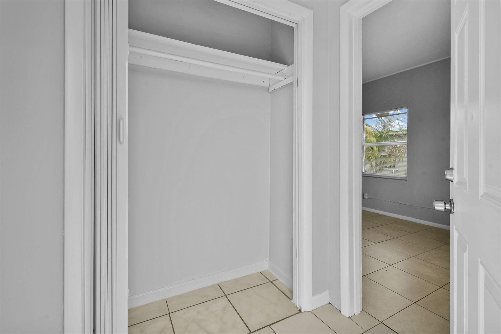   / 3 1647 sq. ft. $ 2026-05-26 0 foto