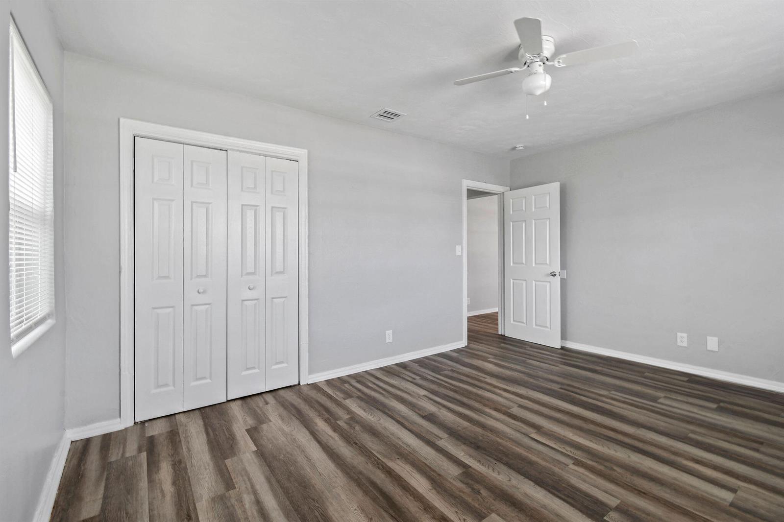   / 3 1647 sq. ft. $ 2026-05-26 0 foto