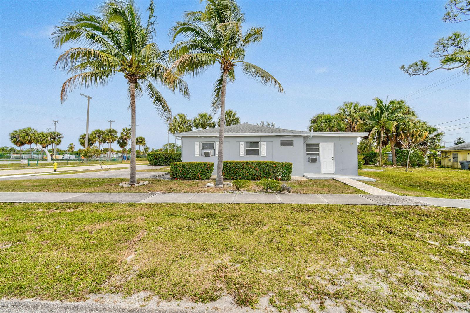  / 3 1647 sq. ft. $ 2026-05-26 0 foto