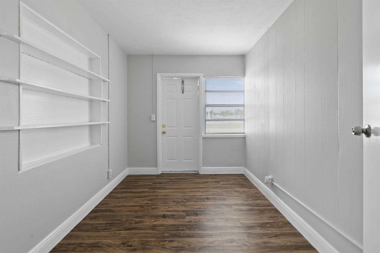   / 3 1647 sq. ft. $ 2026-05-26 0 foto