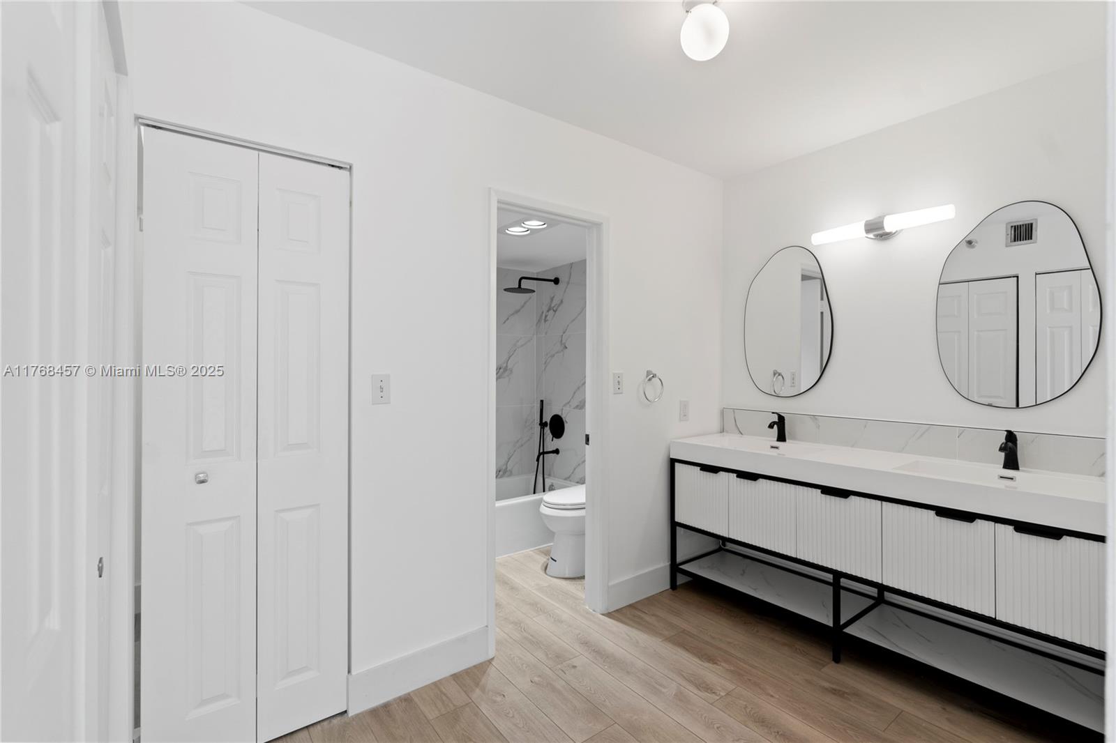 Photo of 20505 Country Club Dr  #434, Aventura, Florida, 33180 - 