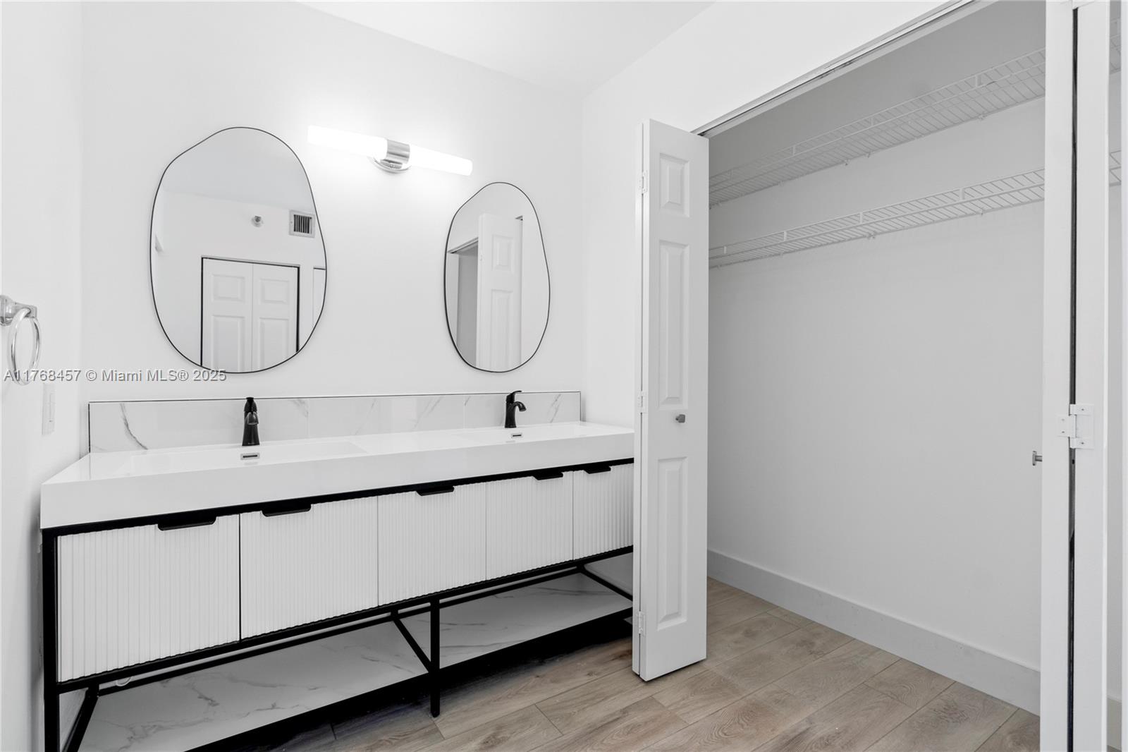 Photo of 20505 Country Club Dr  #434, Aventura, Florida, 33180 - 