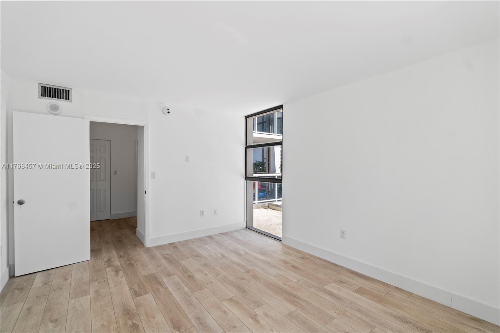 Photo of 20505 Country Club Dr  #434, Aventura, Florida, 33180 - 