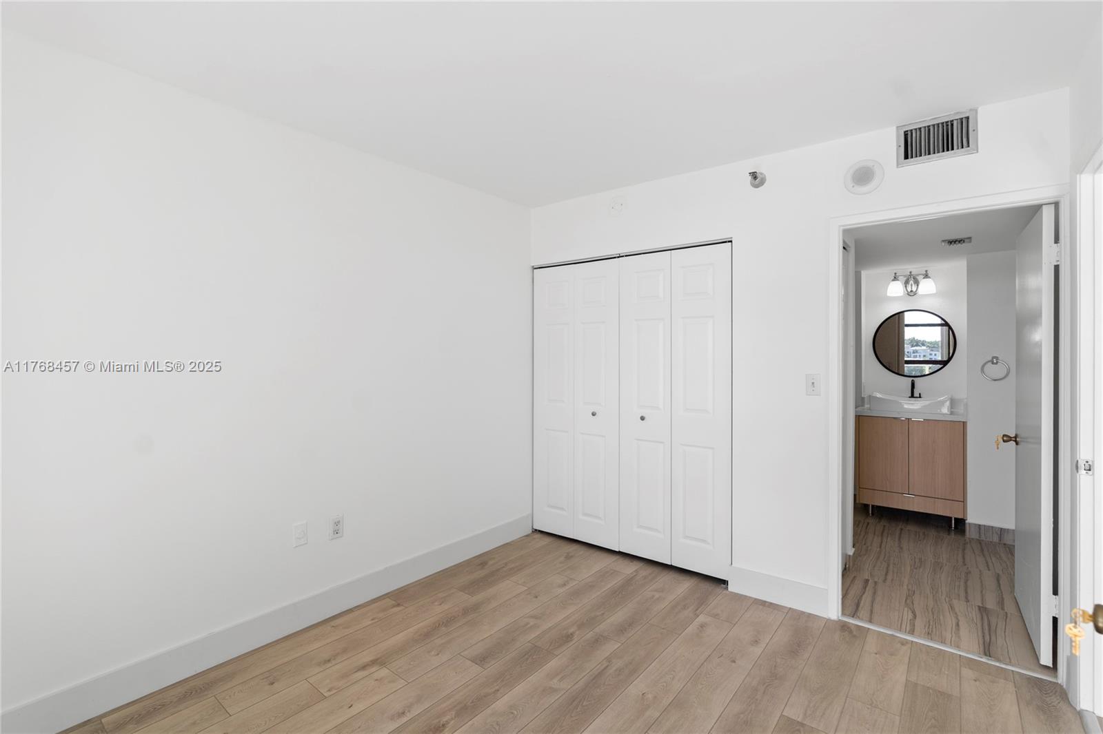 Photo of 20505 Country Club Dr  #434, Aventura, Florida, 33180 - 