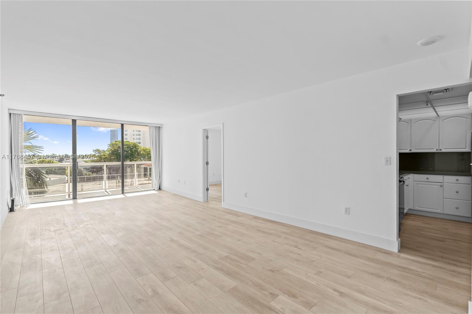 Photo of 20505 Country Club Dr  #434, Aventura, Florida, 33180 - 