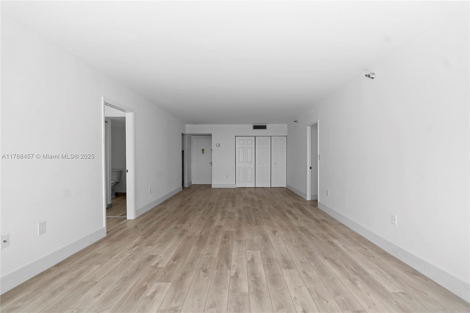 Photo of 20505 Country Club Dr  #434, Aventura, Florida, 33180 - 