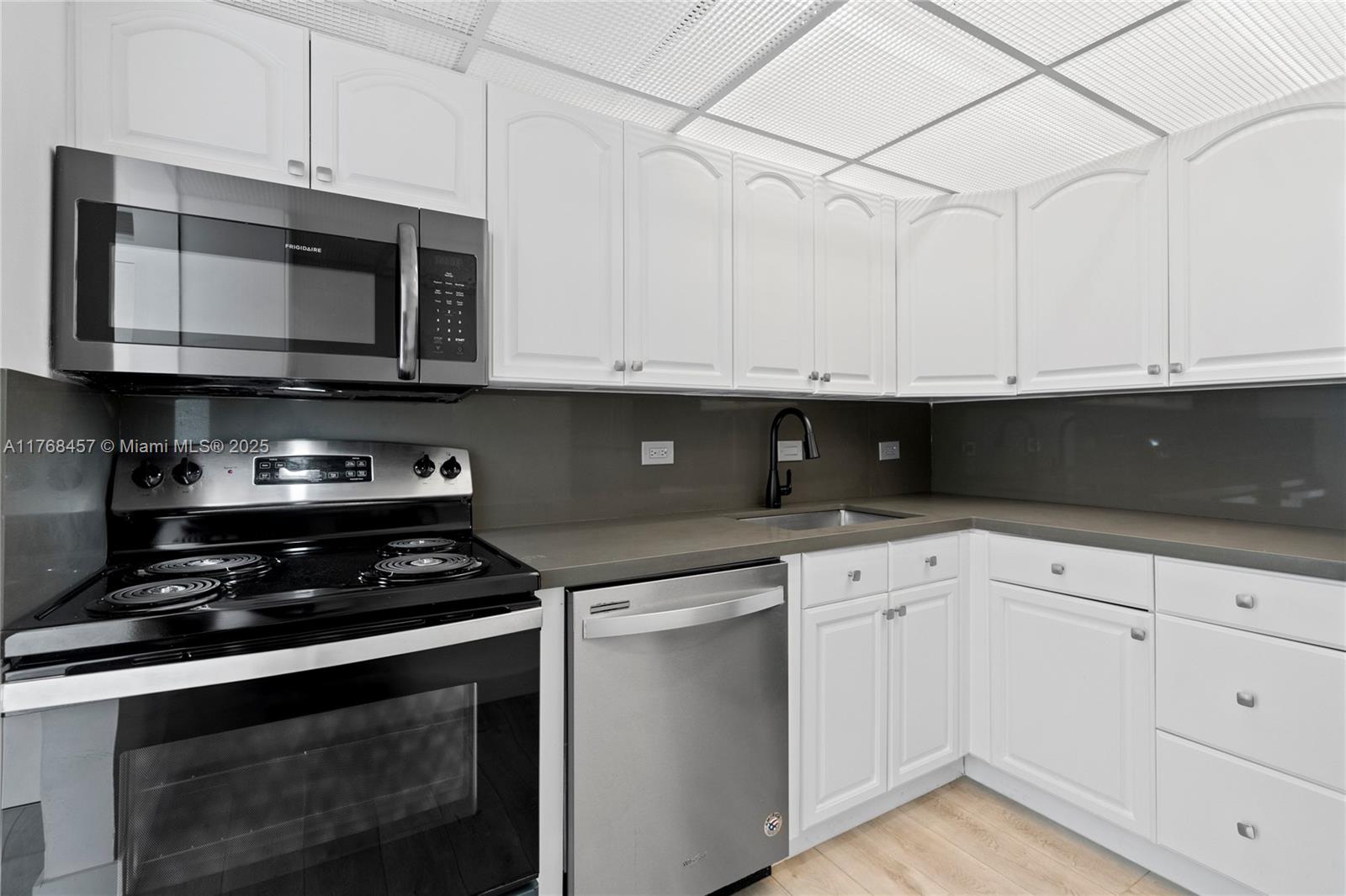 Photo of 20505 Country Club Dr  #434, Aventura, Florida, 33180 - 