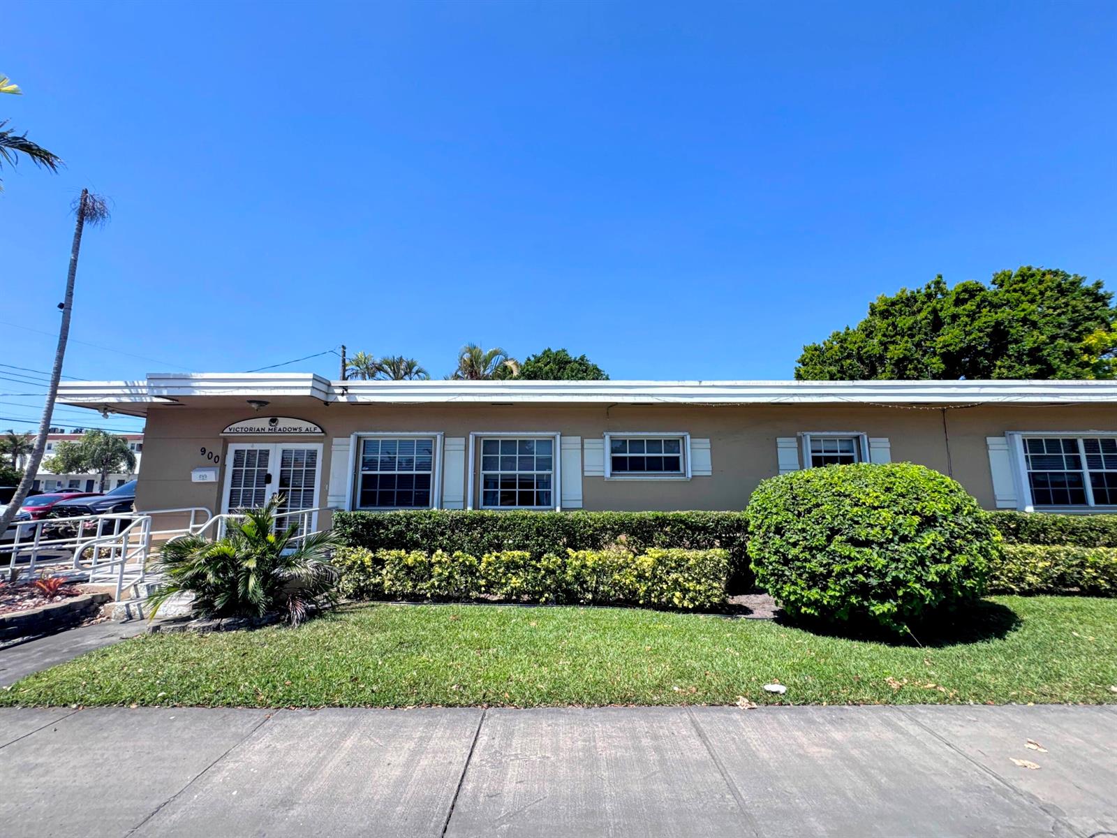   / 2  sq. ft. $ 2026-06-22 0 foto