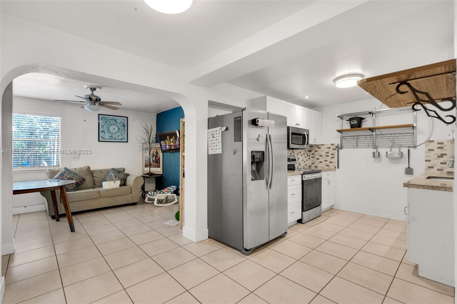 See details 5844 3 / 2 1168 sq. ft. $ 2025-12-04 0 Photo