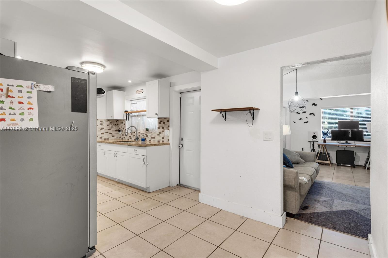 See details 5844 3 / 2 1168 sq. ft. $ 2025-12-04 0 Photo