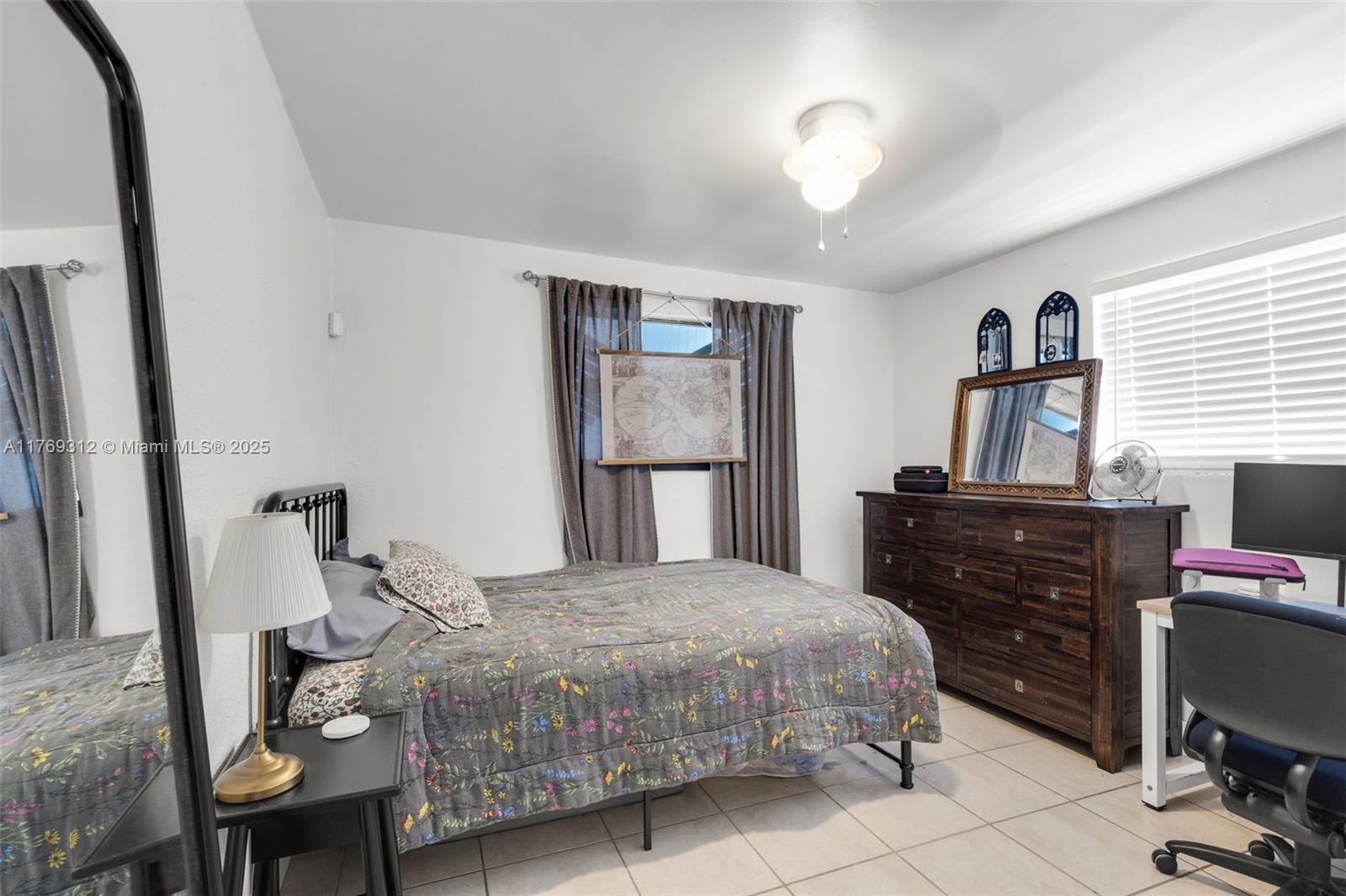 See details 5844 3 / 2 1168 sq. ft. $ 2025-12-04 0 Photo