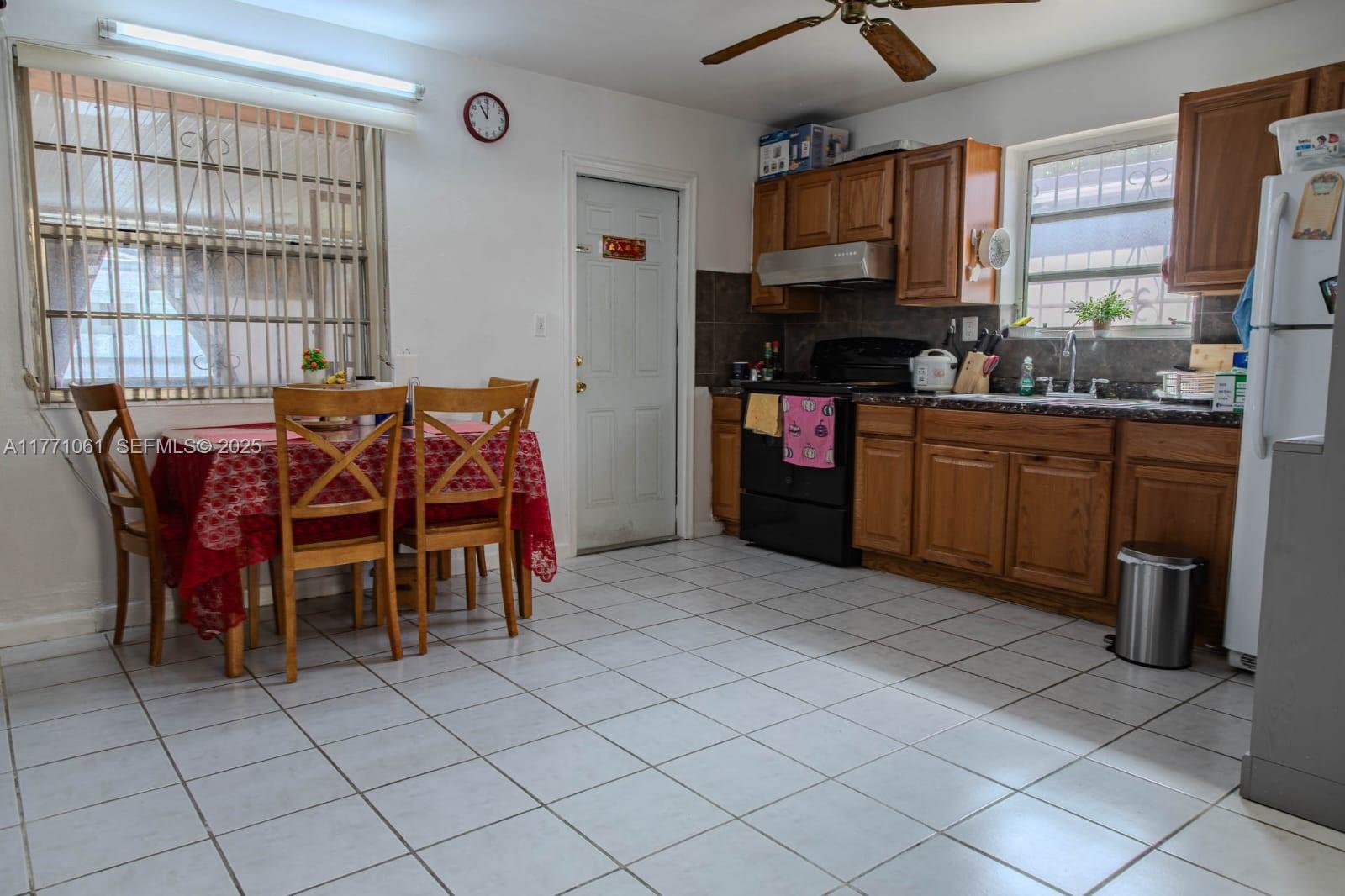   /  1701 sq. ft. $ 2025-10-22 0 Photo