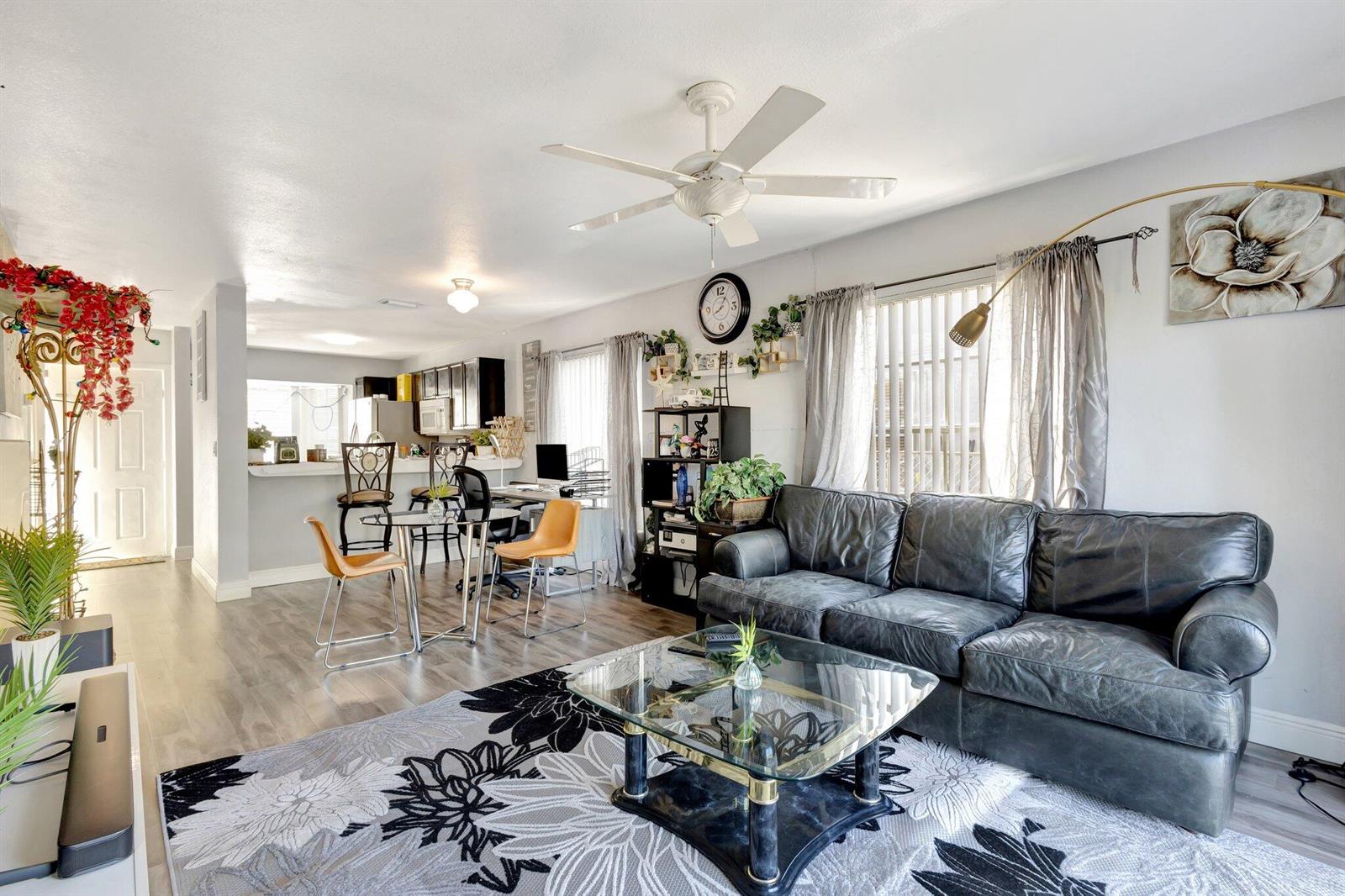 Ver detalles 87 3 / 1367 sq. ft. $ 2026-01-23 0 foto