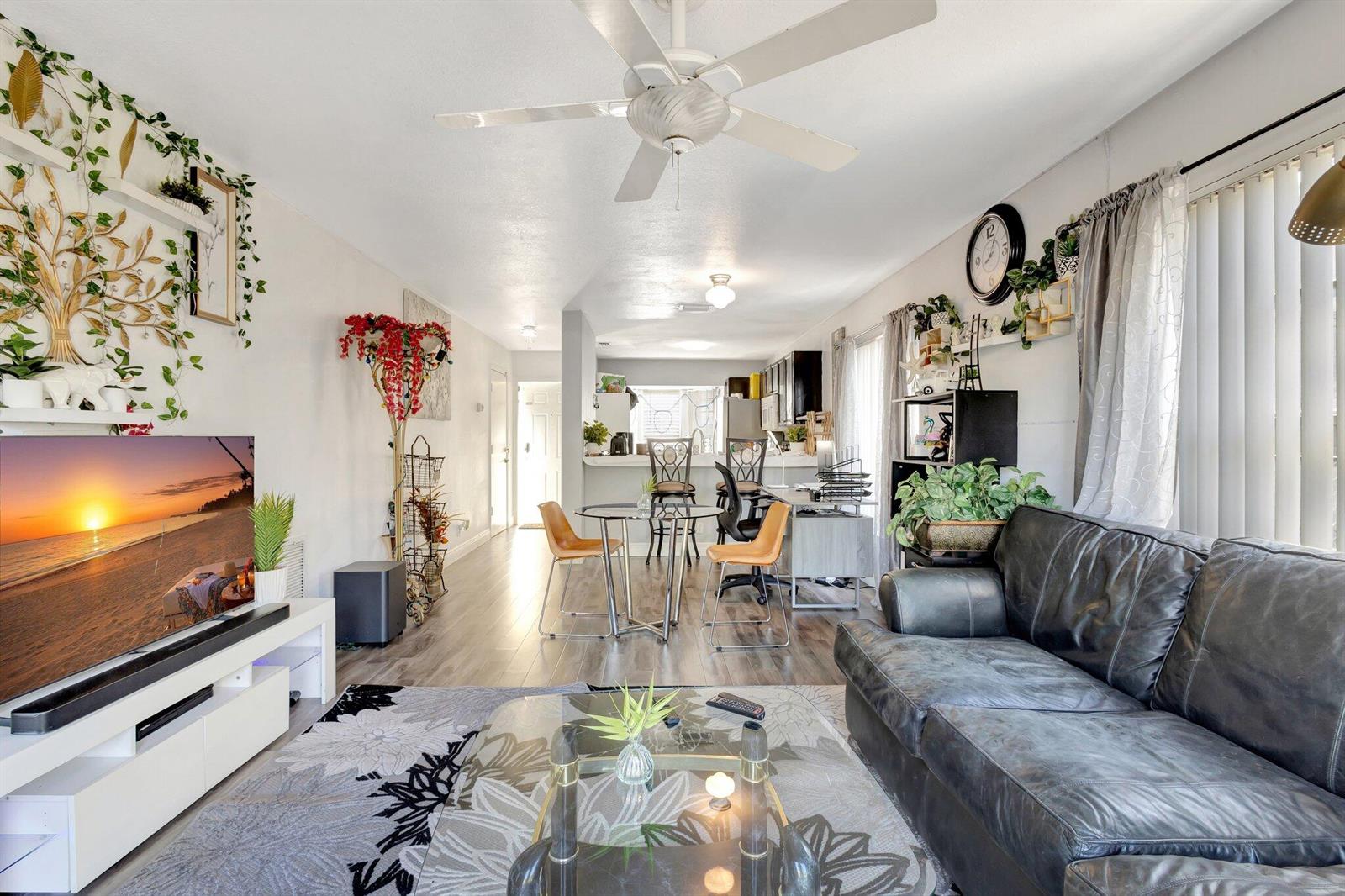 Ver detalles 87 3 / 1367 sq. ft. $ 2026-01-23 0 foto
