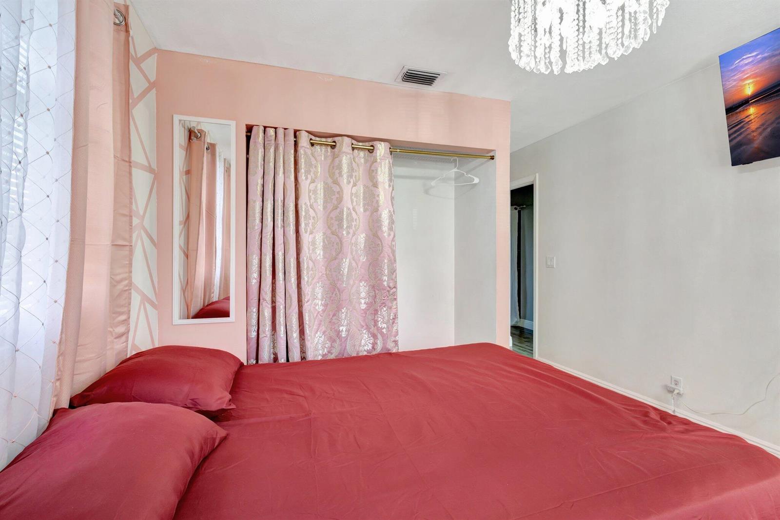 Ver detalles 87 3 / 1367 sq. ft. $ 2026-01-23 0 foto