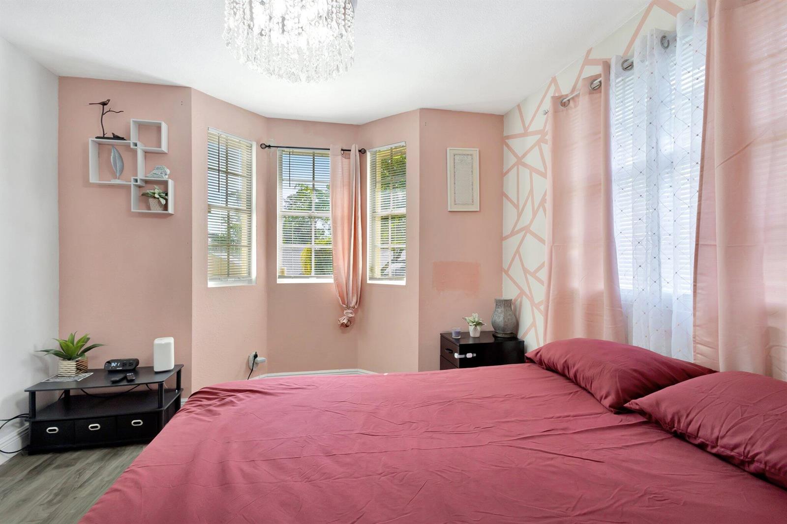 Ver detalles 87 3 / 1367 sq. ft. $ 2026-01-23 0 foto